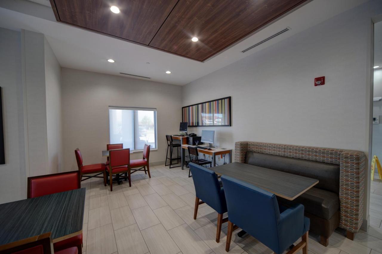 Holiday Inn Express Hotel & Suites Oklahoma City-West Yukon By Ihg מראה חיצוני תמונה